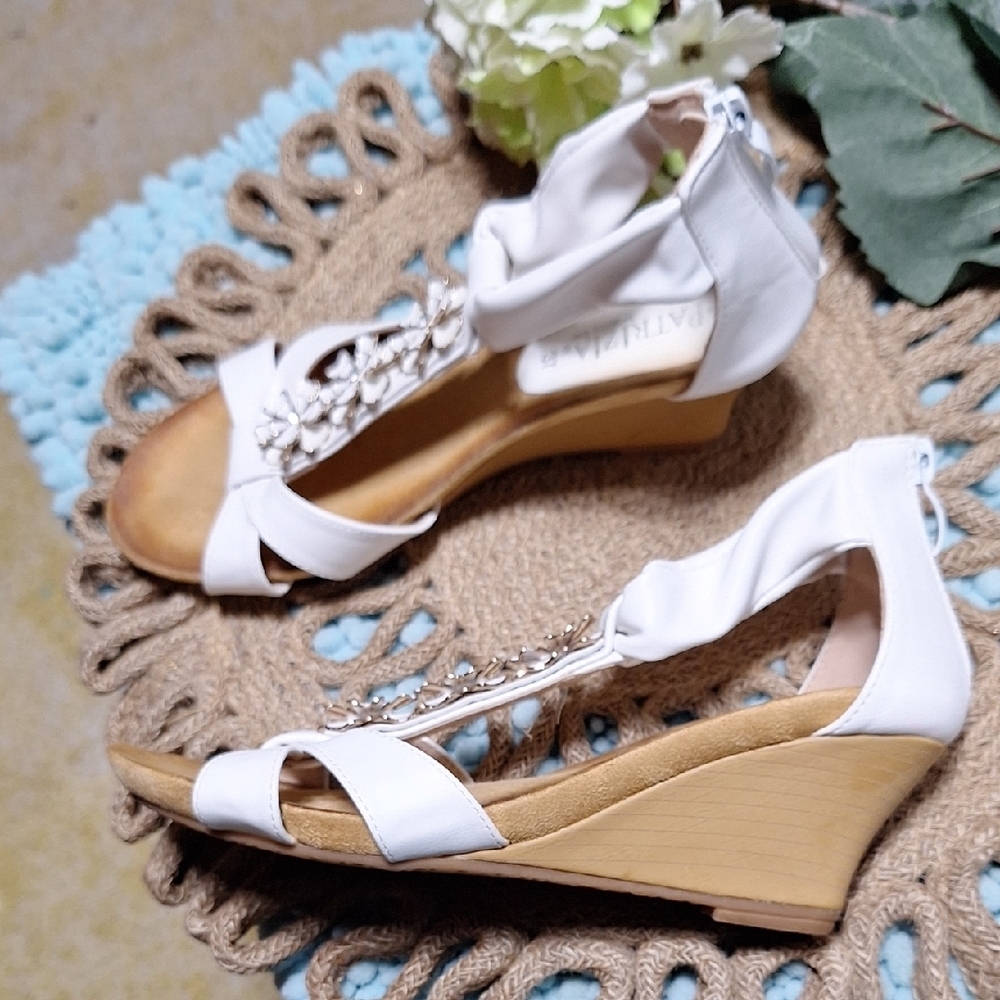 Spring Step White Floral Wedges - Picture 5 of 8